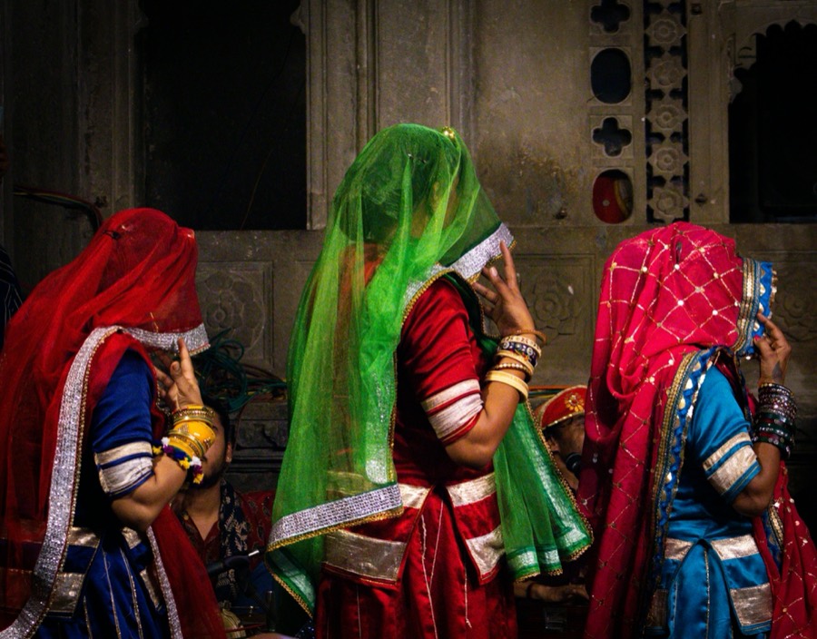 Donne in sari colorati nel Rajasthan