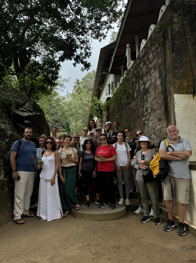 Foto di gruppo durante un'escursione, Sri Lanka